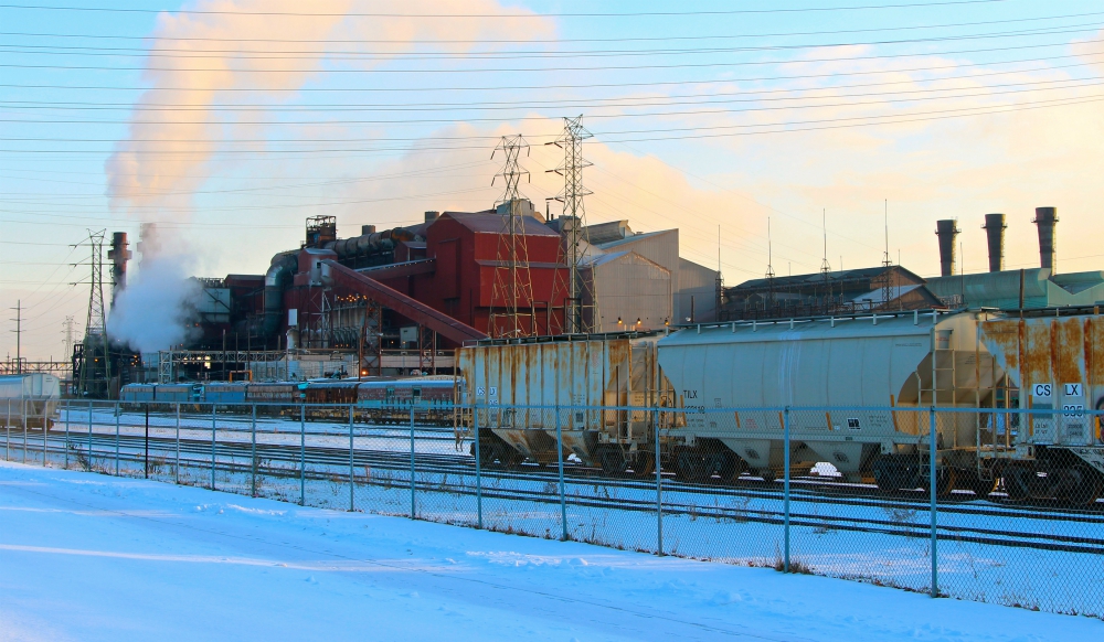 View of the ArcelorMittal steel mill in Cleveland, 2016 (Flickr/Roy Luck)