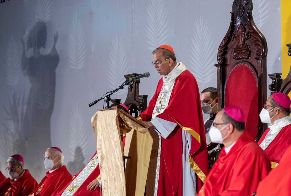 Salvadoran Cardinal Gregorio Rosa Chávez celebrates the beatification Mass for Jesuit Fr. Rutilio Grande, Franciscan Fr. Cosme Spessotto, Nelson Rutilio Lemus and Manuel Solórzano in San Salvador Jan. 22, 2022. (CNS photo/Octavio Duran)