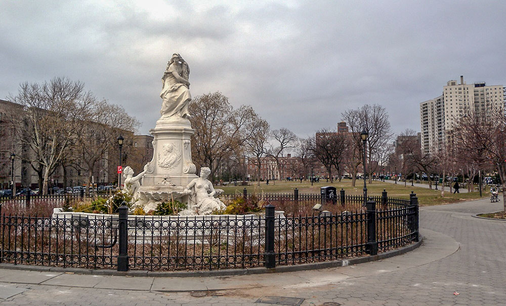 Always a deeply Catholic place, the South Bronx has long been associated with poverty, arson and crime. That's slowly beginning to change, thanks in part to immigrants and Catholic faith leaders. (Wikimedia Commons/Jim.henderson)