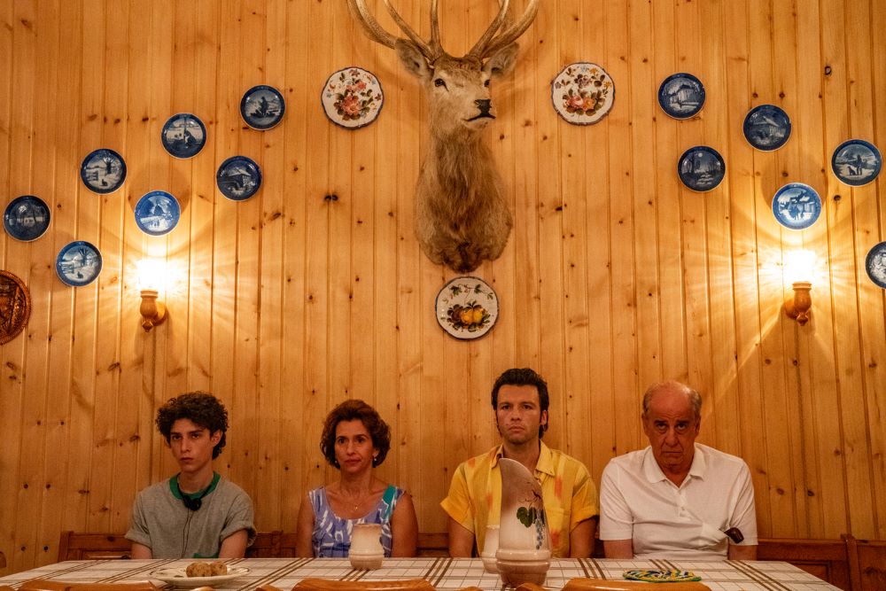 On the set of "The hand of God" by Paolo Sorrentino are Filippo Scotti, Toni Servillo, Teresa Saponangelo and Marlon Jouber. The movie is set in Naples, Italy, in the 1980s. (Netflix/Gianni Fioriti)