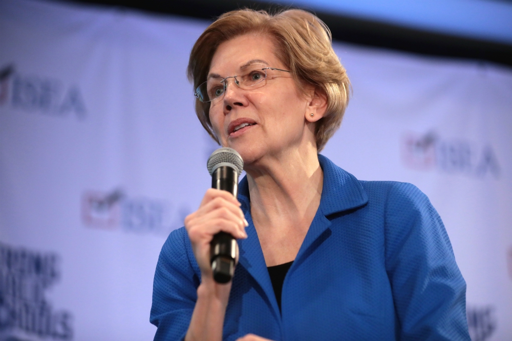 Sen. Elizabeth Warren speaks with attendees at the 2020 Iowa State Education Association Legislative Conference in West Des Moines, Iowa, Jan. 18. (Wikimedia Commons/Gage Skidmore)