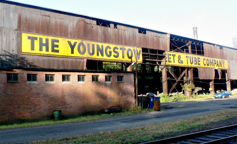 An abandoned facility of the defunct Youngstown Sheet & Tube Company in Ohio is seen in 2006. (Wikimedia Commons/Stu Spivack)