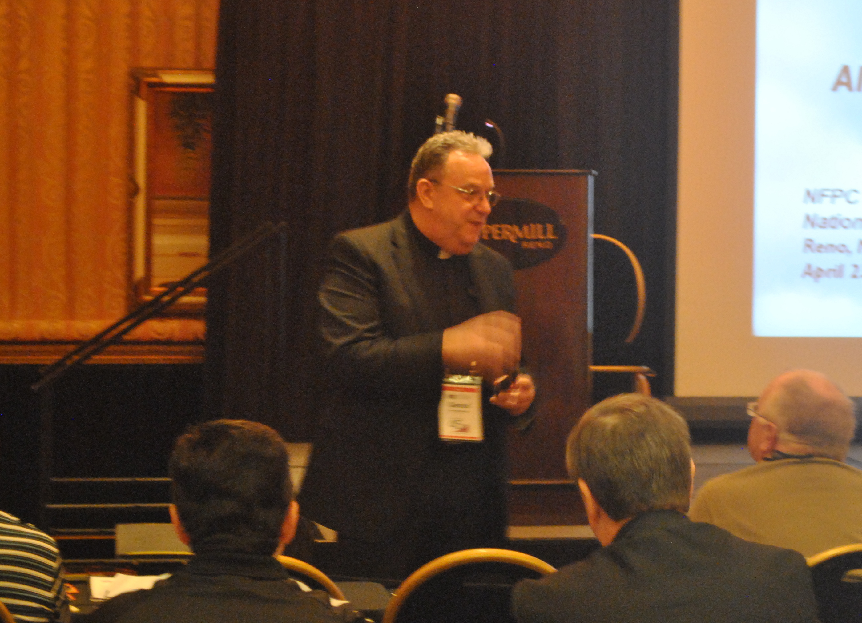 Jesuit Fr. Gerard McGlone of the Saint John Vianney Center in Philadelphia speaks to priests attending the 45th annual conference of the National Federataion of Priests' Councils. (NCR photo/Brian Roewe)