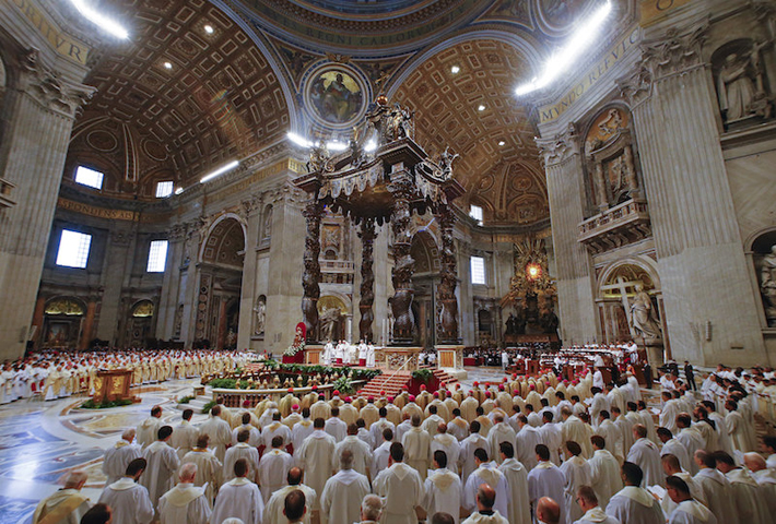 Pope Francis leads the Chrism Mass in St. Peter’s Basilica on March 24, 2016. (Reuters/Stefano Rellandini)