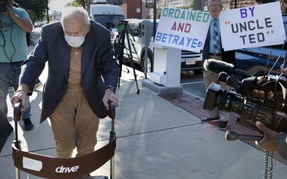 Former Cardinal Theodore McCarrick arrives Sept. 3 at Dedham District Court in Dedham, Massachusetts. (AP/Michael Dwyer)