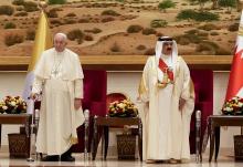 Pope Francis is greeted by Bahrain's King Hamad bin Isa Al Khalifa as he arrives Nov. 3 at the Sakhir Royal Palace, Bahrain. (AP photo/Alessandra Tarantino)